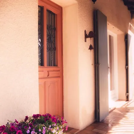 Mas De La Croix - D'hotes Bed & Breakfast *